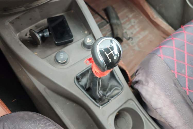 Used Wuling Hongguang 2015 1.2L S Base Model China V Standard Gear Lever