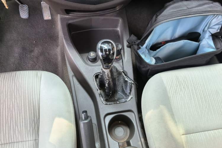 Used Wuling Hongguang 2015 1.2L S Base Model China V Standard Gear Lever
