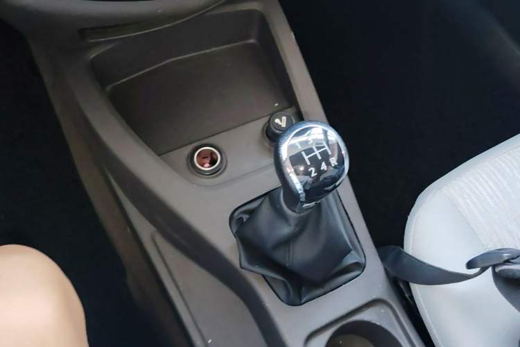Used Wuling Hongguang 2015 1.5L S Basic Version China V Standard Gear Lever