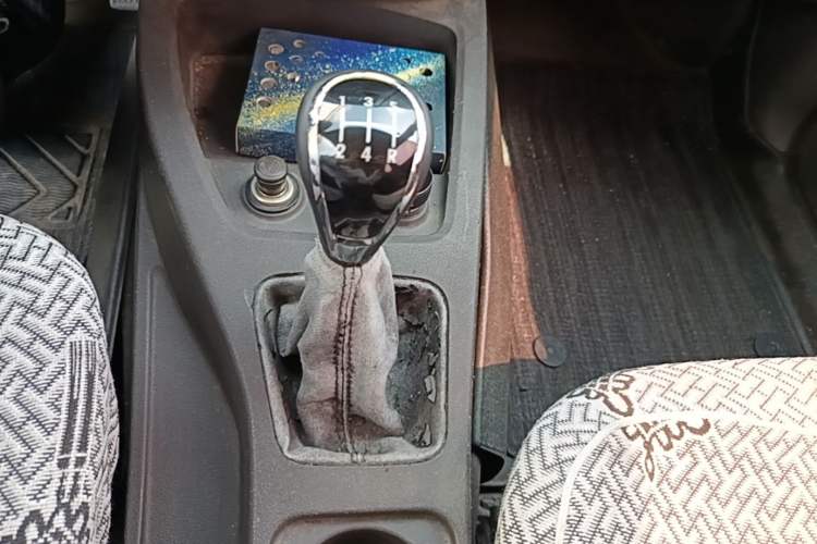 Used Wuling Hongguang 2015 1.5L S Basic Version China V Standard Gear Lever