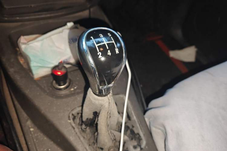 Used Wuling Hongguang 2015 1.5L S Basic Version China V Standard Gear Lever