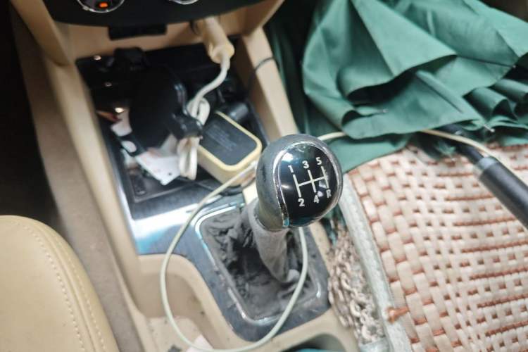 Used Wuling Hongguang 2015 1.5L S1 Luxury National Emission Standard V Gear Lever