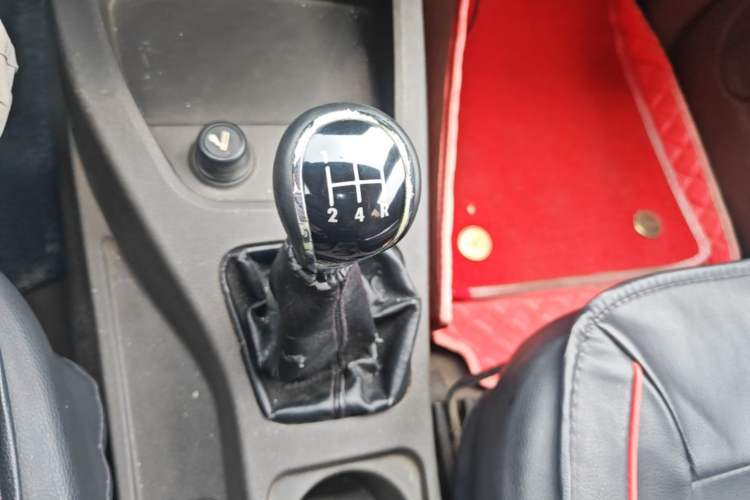 Used Wuling Hongguang 2015 1.2L S Base Model China IV Gear Lever