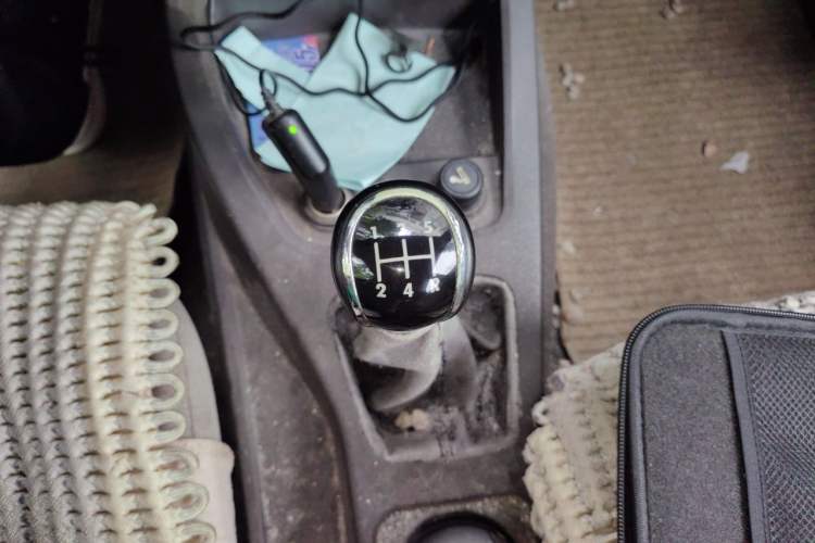 Used Wuling Hongguang 2015 1.2L S Base Model China IV Gear Lever