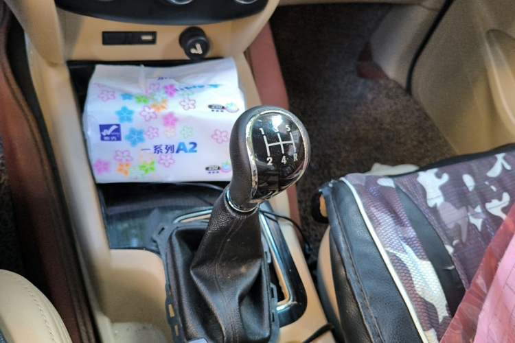 Used Wuling Hongguang 2015 1.5L S1 Luxury National Emission Standard V Gear Lever