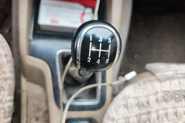 Used Wuling Hongguang 2015 1.5L S1 Luxury National Emission Standard V Gear Lever