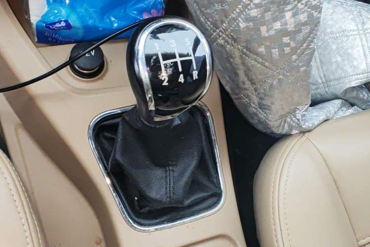 Used Wuling Hongguang 2015 1.2L S Base Model China V Standard Gear Lever