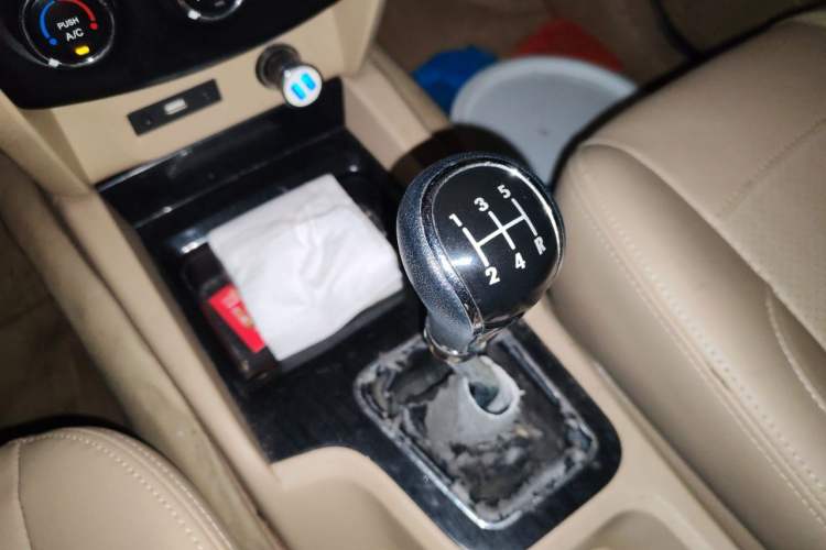 Used Wuling Hongguang 2015 1.5L S1 Comfort China V Standard Gear Lever