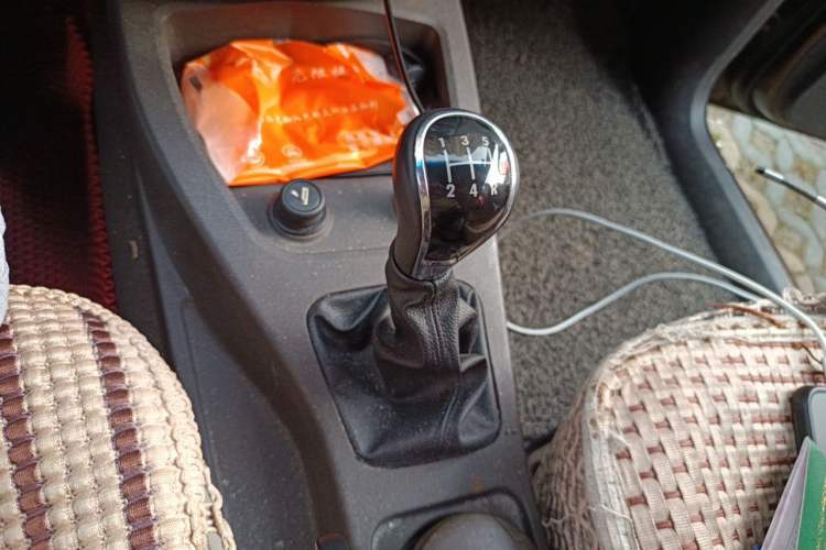 Used Wuling Hongguang 2015 1.5L S Basic Version China V Standard Gear Lever