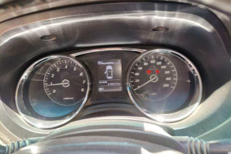 Used Wuling Hongguang 2015 1.5L S1 Luxury National Emission Standard V Instrument Cluster