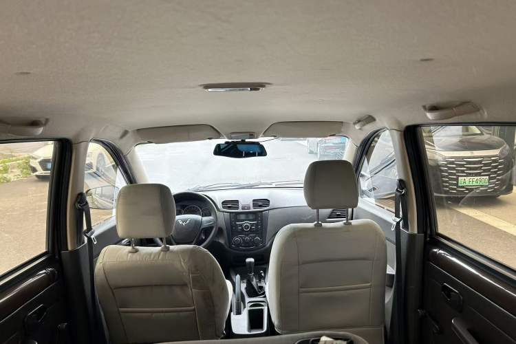 Used Wuling Hongguang 2015 1.5L S Basic Version China V Standard Interior 1