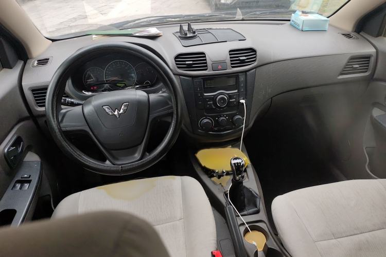 Used Wuling Hongguang 2015 1.2L S Base Model China V Standard Interior 2