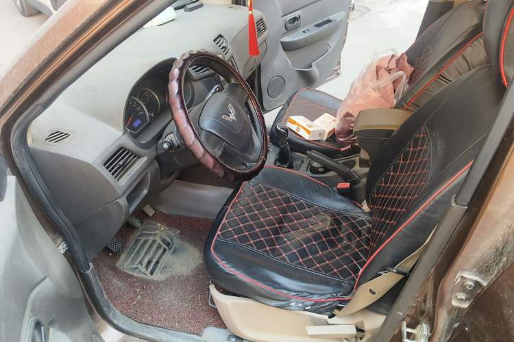 Used Wuling Hongguang 2015 1.5L S1 Standard China V-Emission Standards Interior 3