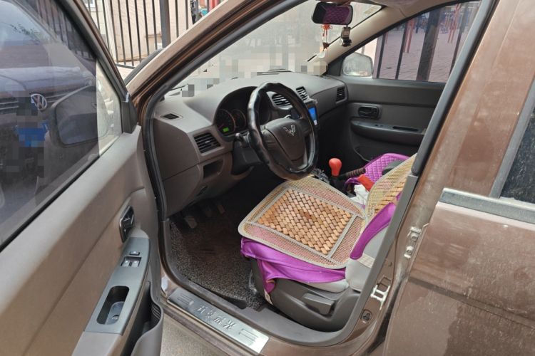 Used Wuling Hongguang 2015 1.2L S Base Model China IV Interior 3