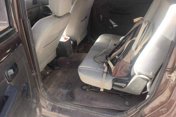 Used Wuling Hongguang 2015 1.2L S Base Model China V Standard Interior 4