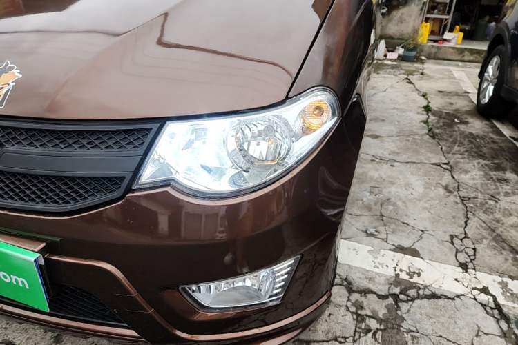 Used Wuling Hongguang 2015 1.5L S Base Model China IV Left Front Headlight