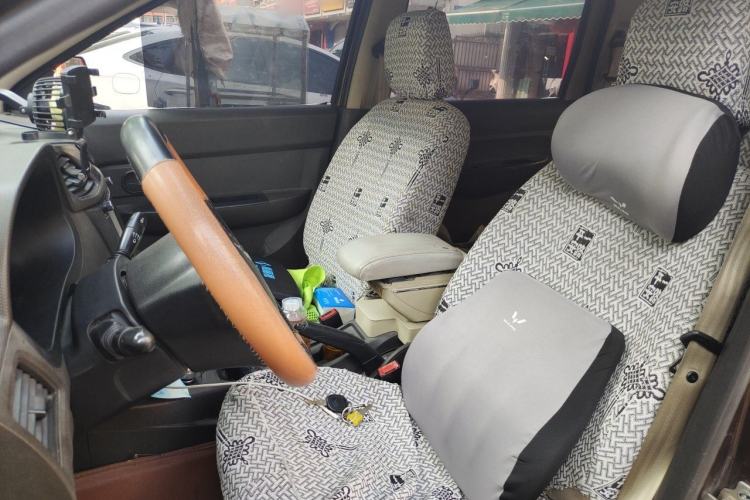 Used Wuling Hongguang 2015 1.5L S Base Model China IV Left Front Seat