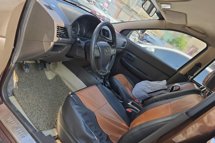 Used Wuling Hongguang 2015 1.2L S Base Model China V Standard Left Front Seat