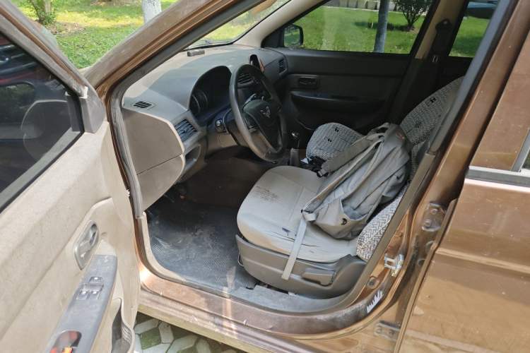 Used Wuling Hongguang 2015 1.5L S Base Model China IV Left Front Seat