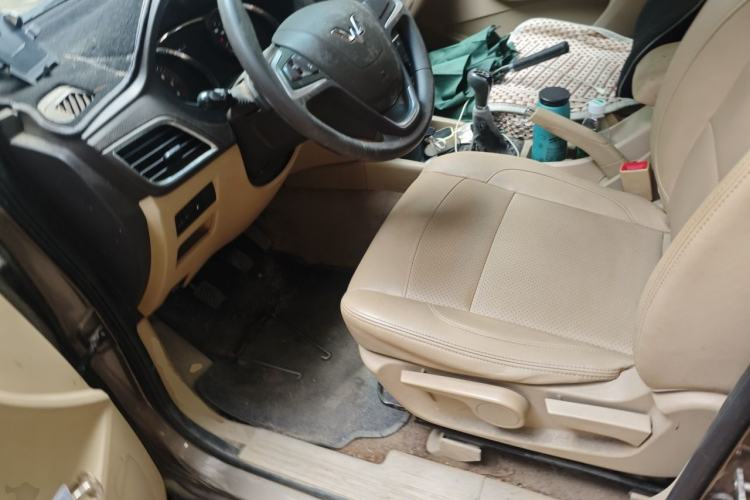 Used Wuling Hongguang 2015 1.5L S1 Luxury National Emission Standard V Left Front Seat