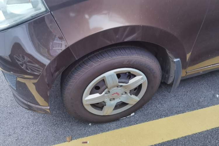 Used Wuling Hongguang 2015 1.5L S Basic Version China V Standard Left Front Wheel Hub