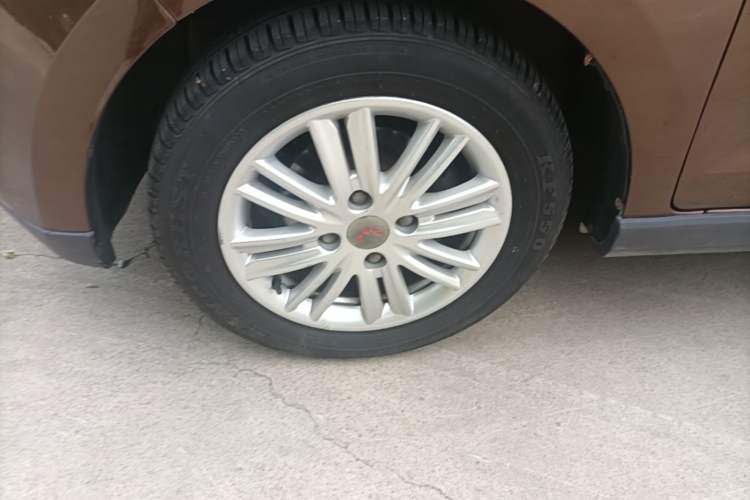 Used Wuling Hongguang 2015 1.5L S1 Comfort China V Standard Left Front Wheel Hub