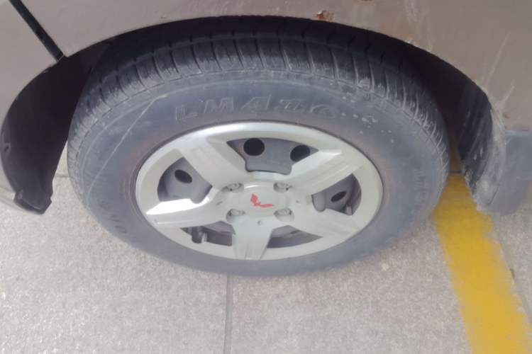 Used Wuling Hongguang 2015 1.2L S Base Model China V Standard Left Front Wheel Hub
