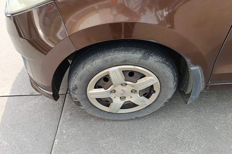 Used Wuling Hongguang 2015 1.5L S Basic Version China V Standard Left Front Wheel Hub