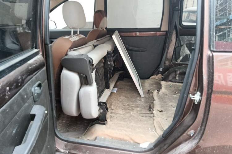 Used Wuling Hongguang 2015 1.5L S Basic Version China V Standard Left Rear Seat