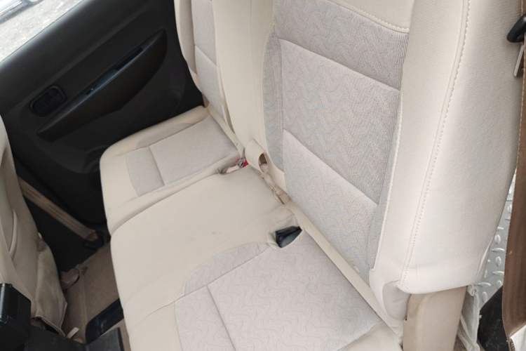 Used Wuling Hongguang 2015 1.5L S1 Standard China V-Emission Standards Left Rear Seat