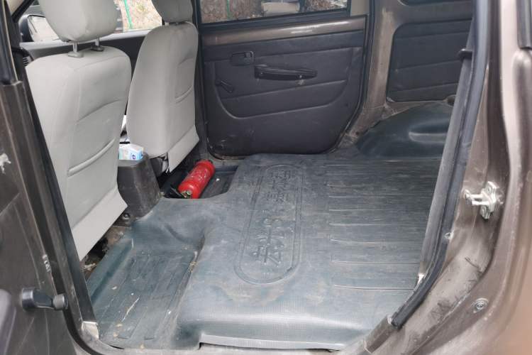 Used Wuling Hongguang 2015 1.5L S Basic Version China V Standard Left Rear Seat