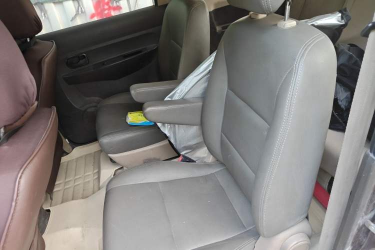 Used Wuling Hongguang 2015 1.5L S1 Standard China V-Emission Standards Left Rear Seat