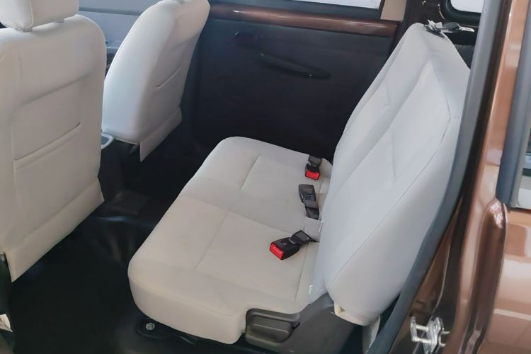 Used Wuling Hongguang 2015 1.5L S Basic Version China V Standard Left Rear Seat