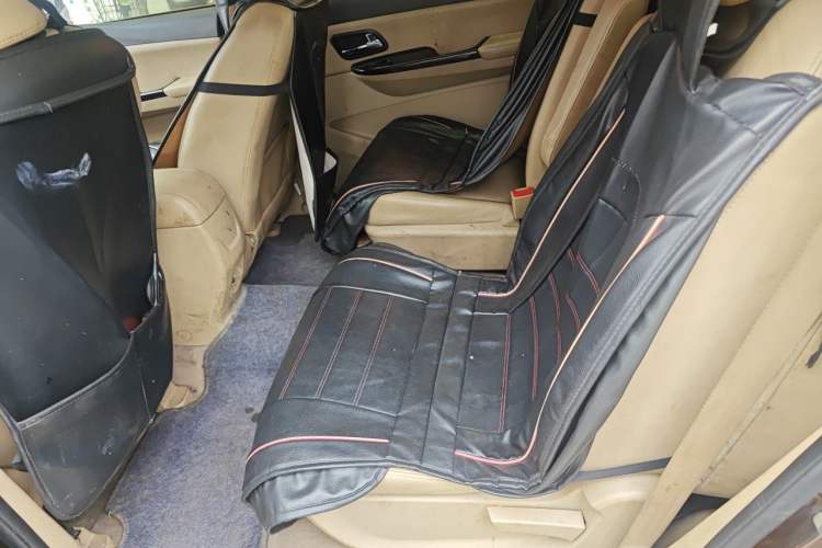 Used Wuling Hongguang 2015 1.5L S1 Luxury National Emission Standard V Left Rear Seat
