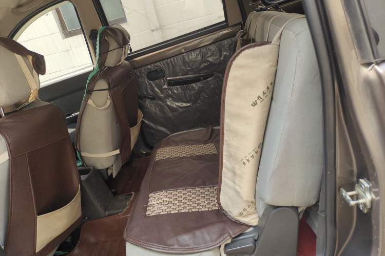 Used Wuling Hongguang 2015 1.5L S Basic Version China V Standard Left Rear Seat