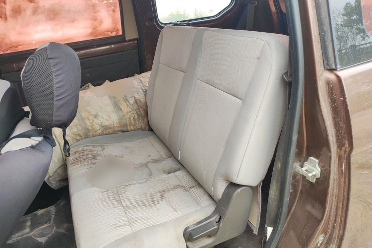 Used Wuling Hongguang 2015 1.5L S Basic Version China V Standard Left Rear Seat