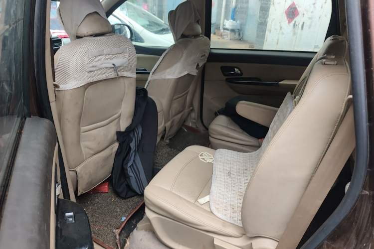 Used Wuling Hongguang 2015 1.5L S1 Luxury National Emission Standard V Left Rear Seat