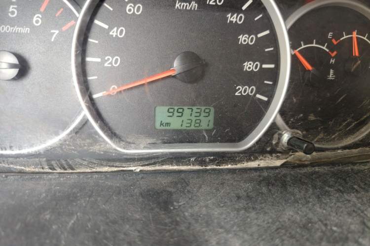 Used Wuling Hongguang 2015 1.2L S Base Model China V Standard Odometer Close Up