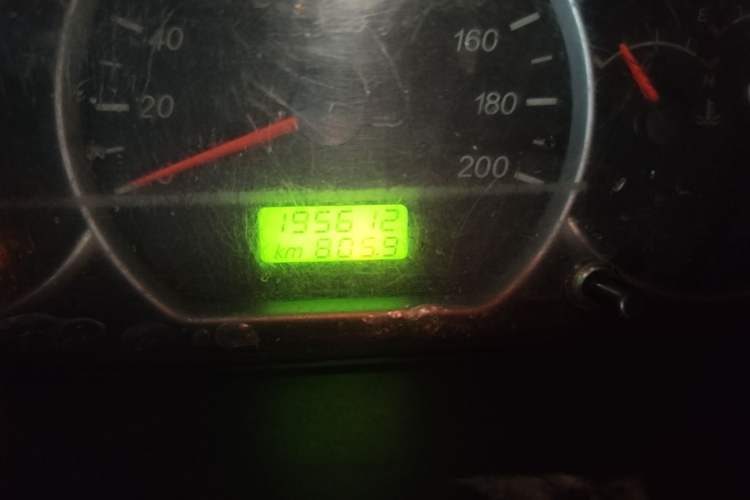 Used Wuling Hongguang 2015 1.2L S Base Model China V Standard Odometer Close Up