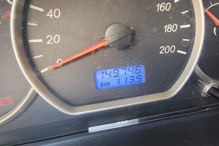 Used Wuling Hongguang 2015 1.5L S Base Model China IV Odometer Close Up