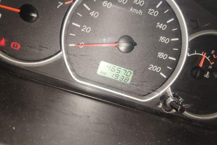 Used Wuling Hongguang 2015 1.2L S Base Model China V Standard Odometer Close Up
