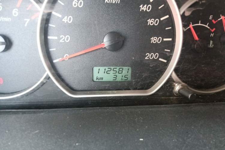 Used Wuling Hongguang 2015 1.5L S Basic Version China V Standard Odometer Close Up