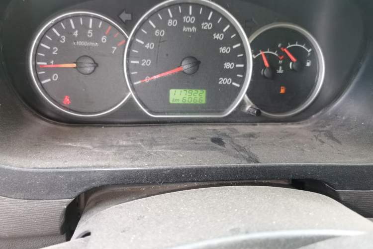 Used Wuling Hongguang 2015 1.5L S Basic Version China V Standard Odometer Close Up