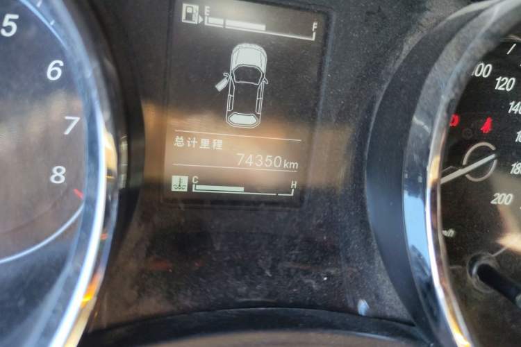Used Wuling Hongguang 2015 1.5L S1 Comfort China V Standard Odometer Close Up