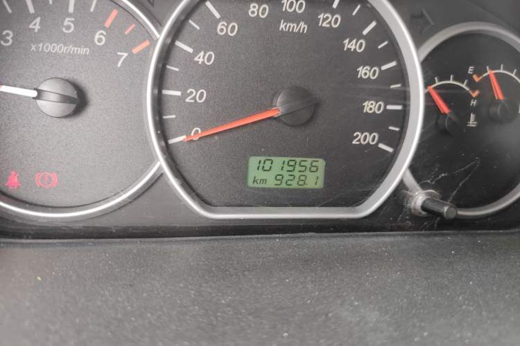 Used Wuling Hongguang 2015 1.5L S Base Model China IV Odometer Close Up