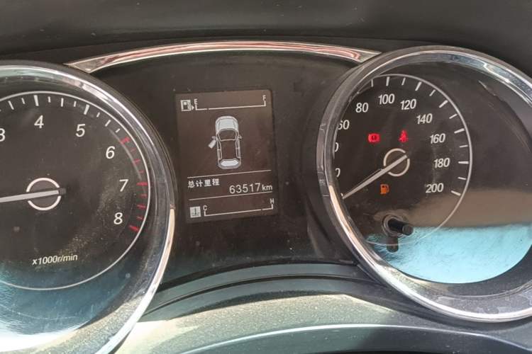 Used Wuling Hongguang 2015 1.5L S1 Comfort China V Standard Odometer Close Up