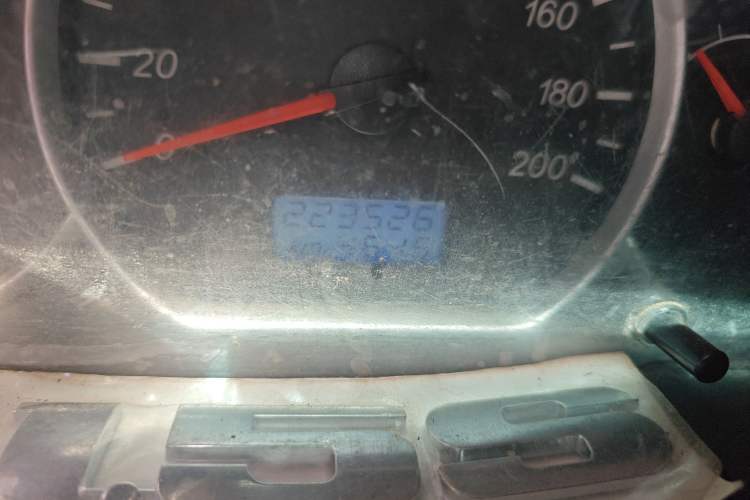 Used Wuling Hongguang 2015 1.5L S Basic Version China V Standard Odometer Close Up