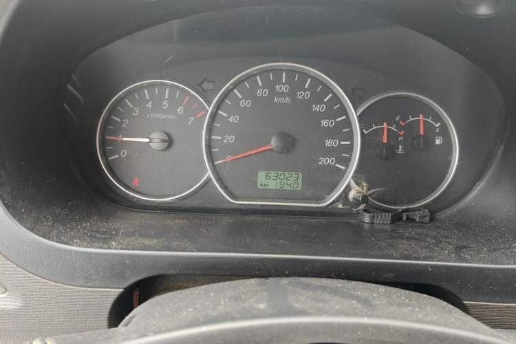 Used Wuling Hongguang 2015 1.2L S Base Model China V Standard Odometer Close Up