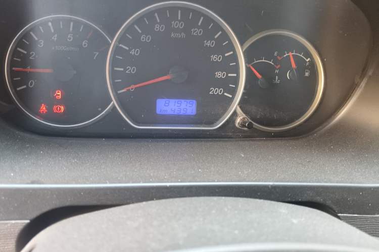 Used Wuling Hongguang 2015 1.5L S1 Standard China V-Emission Standards Odometer Close Up