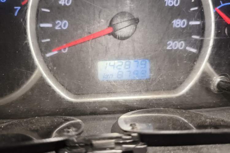 Used Wuling Hongguang 2015 1.5L S Basic Version China V Standard Odometer Close Up